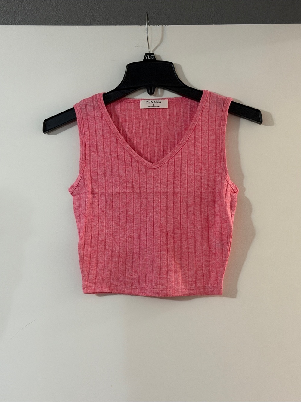 NWOT Zenana Outfitters Pink Ribbed V-Neck Sleeveless Crop Top